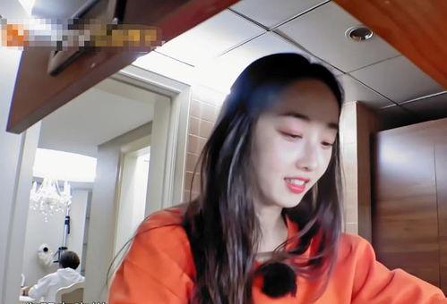 吃瓜配音女生叫什么,揭秘“吃瓜配音女生”的传奇故事