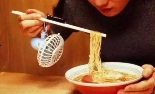 奇葩发明吃瓜化妆,奇葩发明带你吃瓜化妆两不误